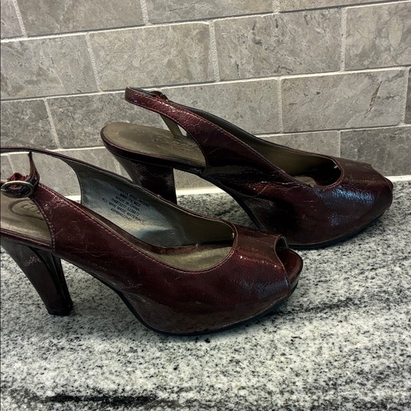 ✨Host Pick✨  Candie's Wine Peep-Toe Slingback Heels - Picture 4 of 7